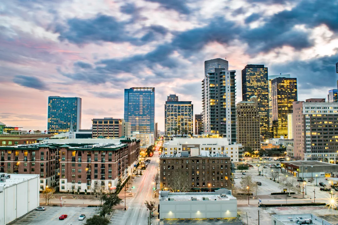 renting properties in downtown Houston TX